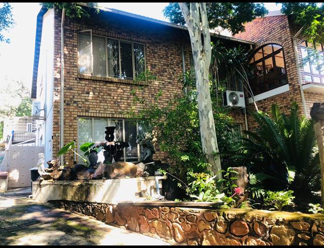 5 BEDROOM HOUSE FOR SALE IN PROTEA PARK